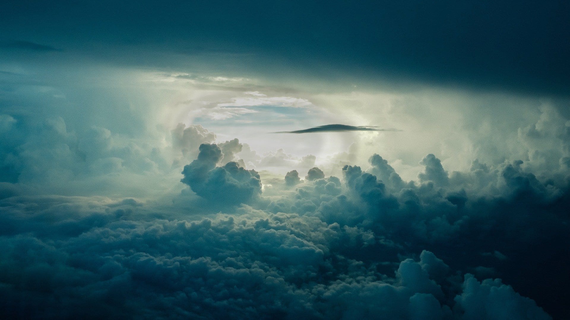 Lichtblick in den Wolken